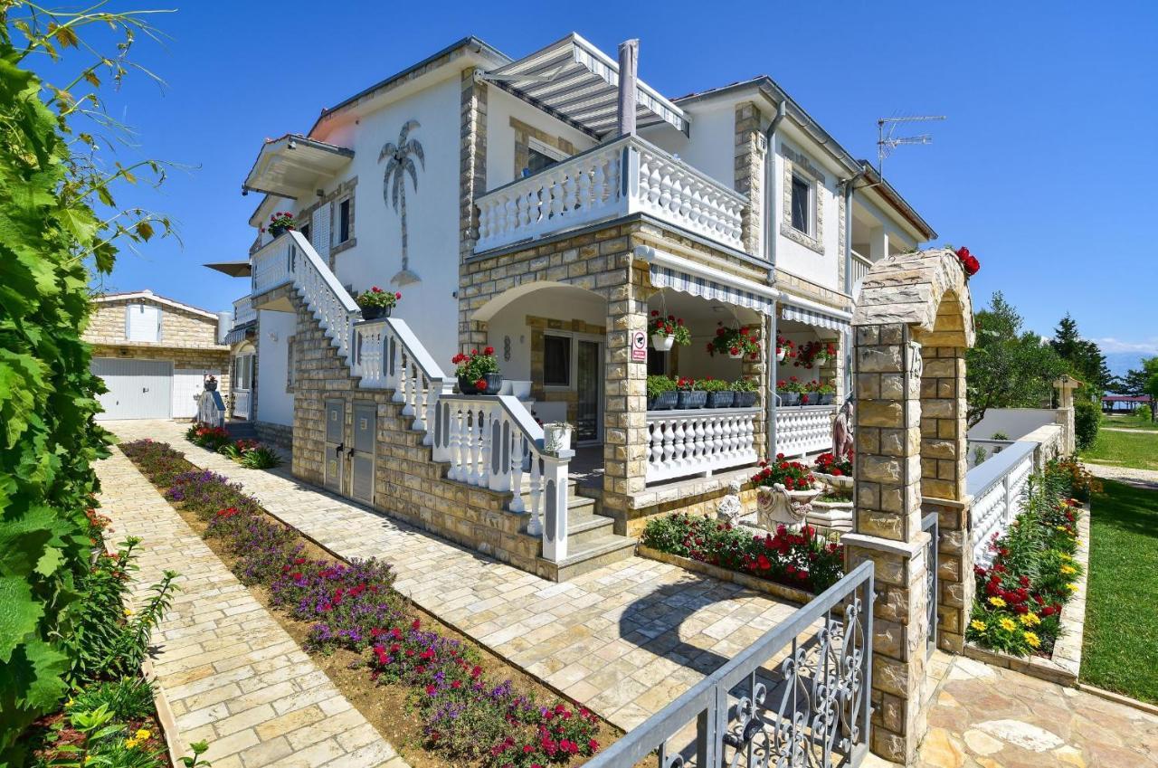 Apartments Rote Rosen Нін Екстер'єр фото